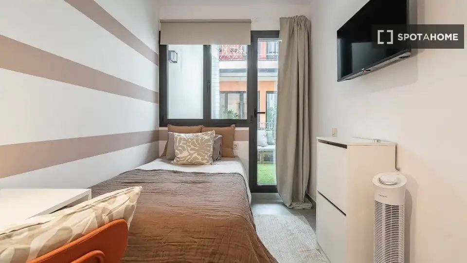 Habitación de Piso para compartir en Barcelona con Aire acondicionado, Calefacción y Terraza