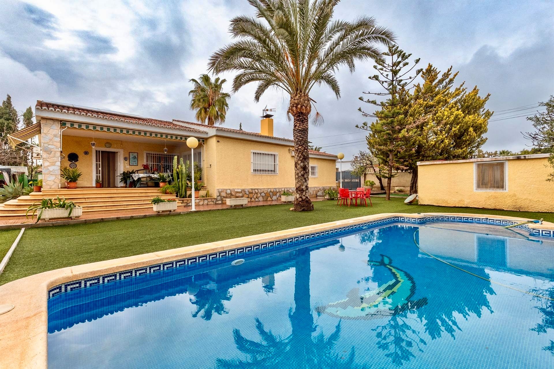 Swimming pool of House or chalet for sale in San Vicente del Raspeig / Sant Vicent del Raspeig  with Air Conditioner, Private garden and Terrace