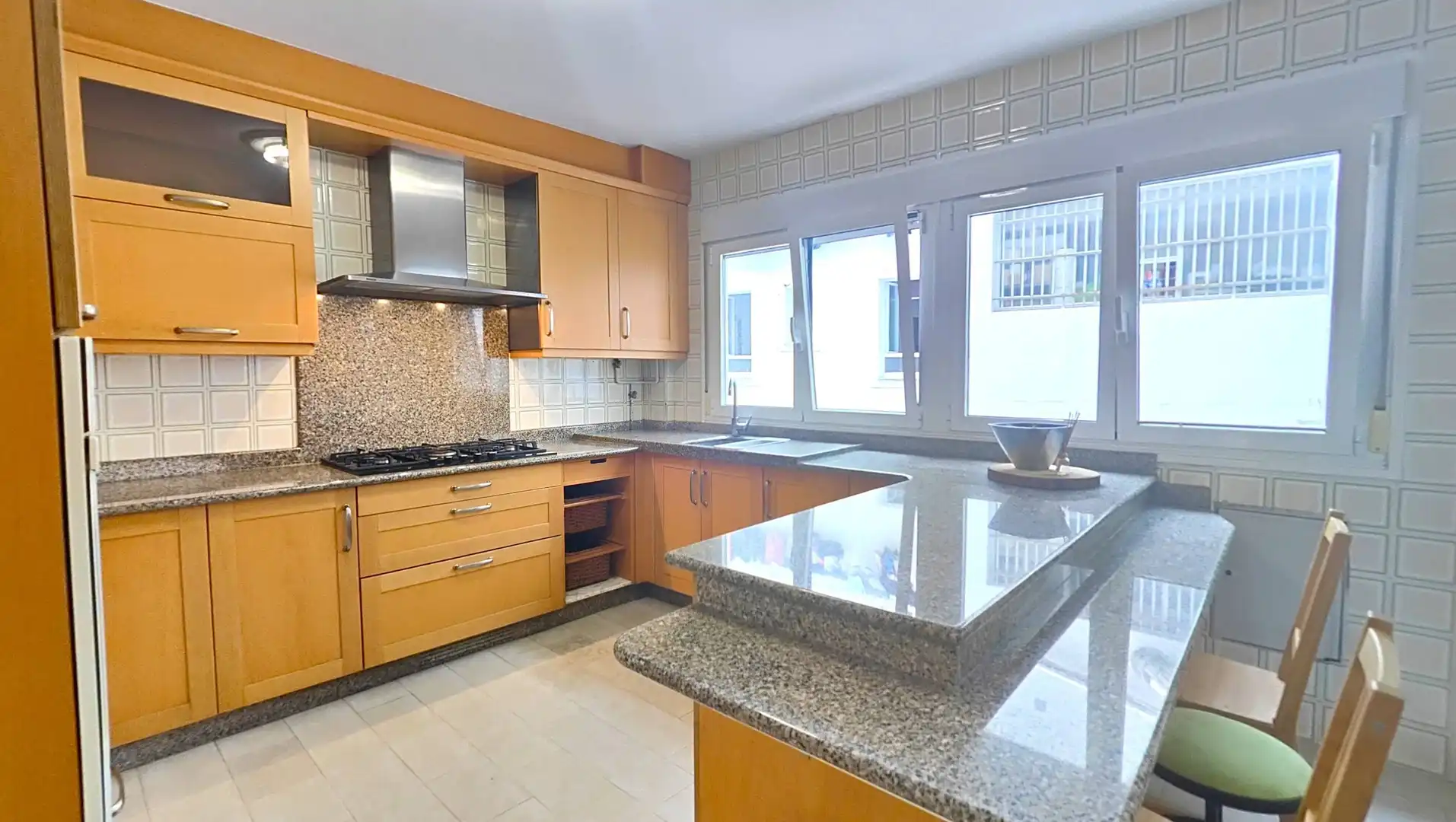 Cocina de Piso en venta en Santiago de Compostela  con Trastero y Amueblado