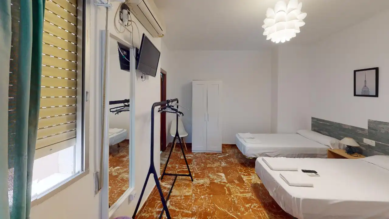 Habitación de Edificio en venta en Jaén