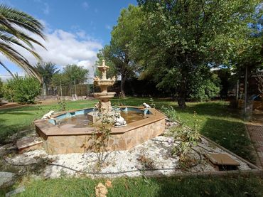 Casa amb piscina en venda a Calle Rusia