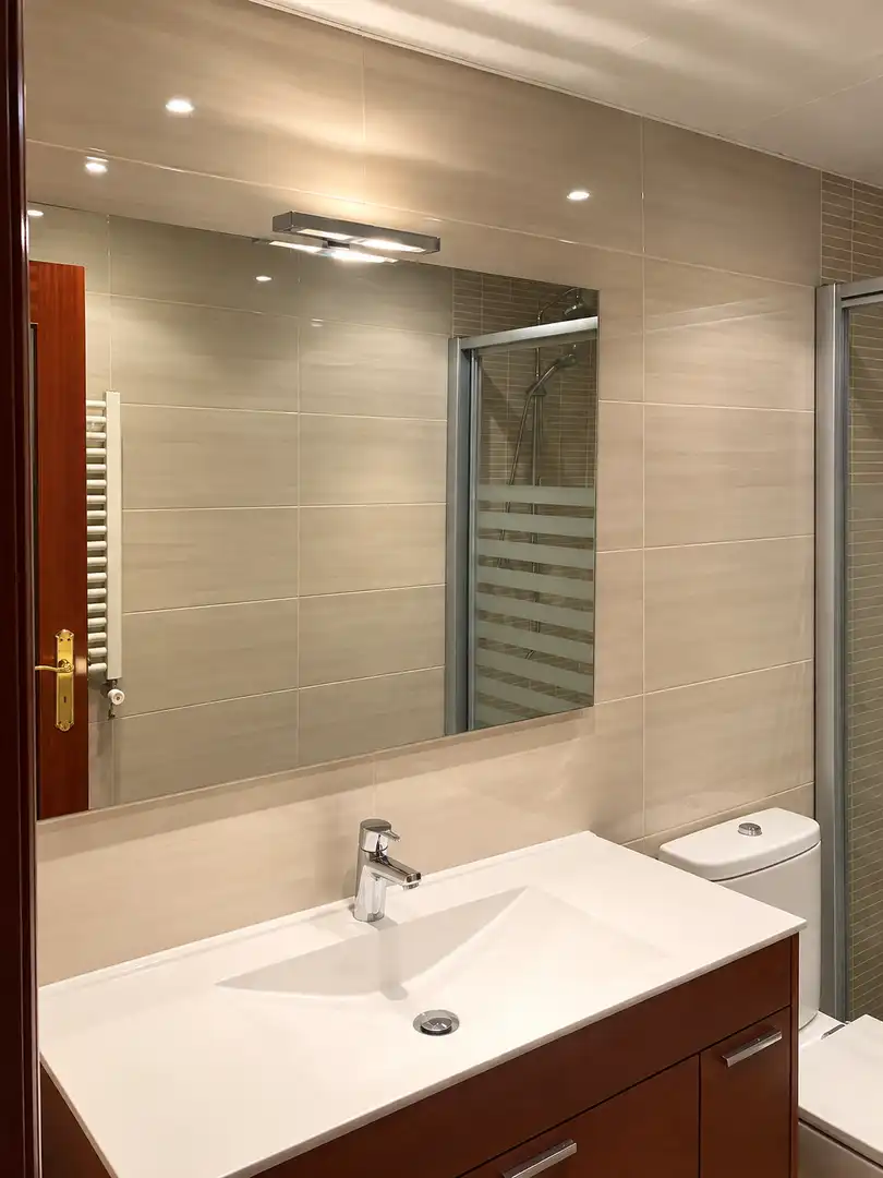 Baño de Piso en venta en L'Hospitalet de Llobregat con Balcón