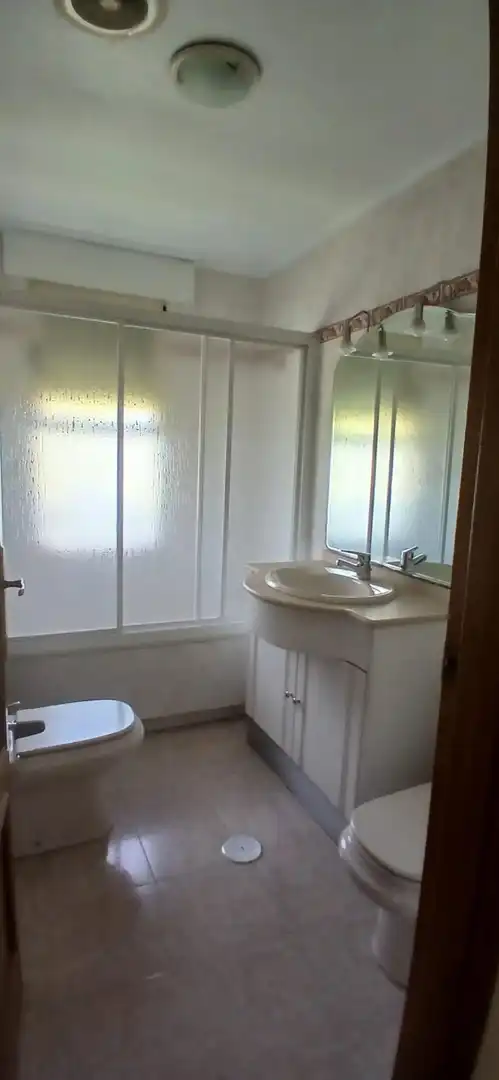 Badezimmer von Wohnung zur Miete in Murcia mit Klimaanlage und Heizung