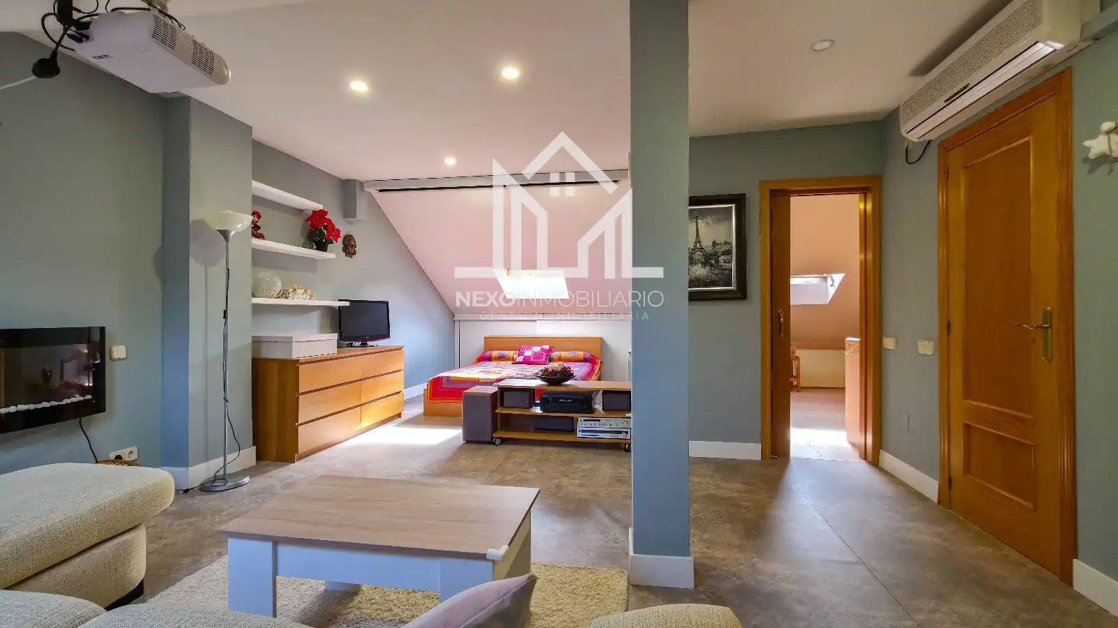 Casa aparellada amb piscina en venda a Gladiolos, imagen 41
