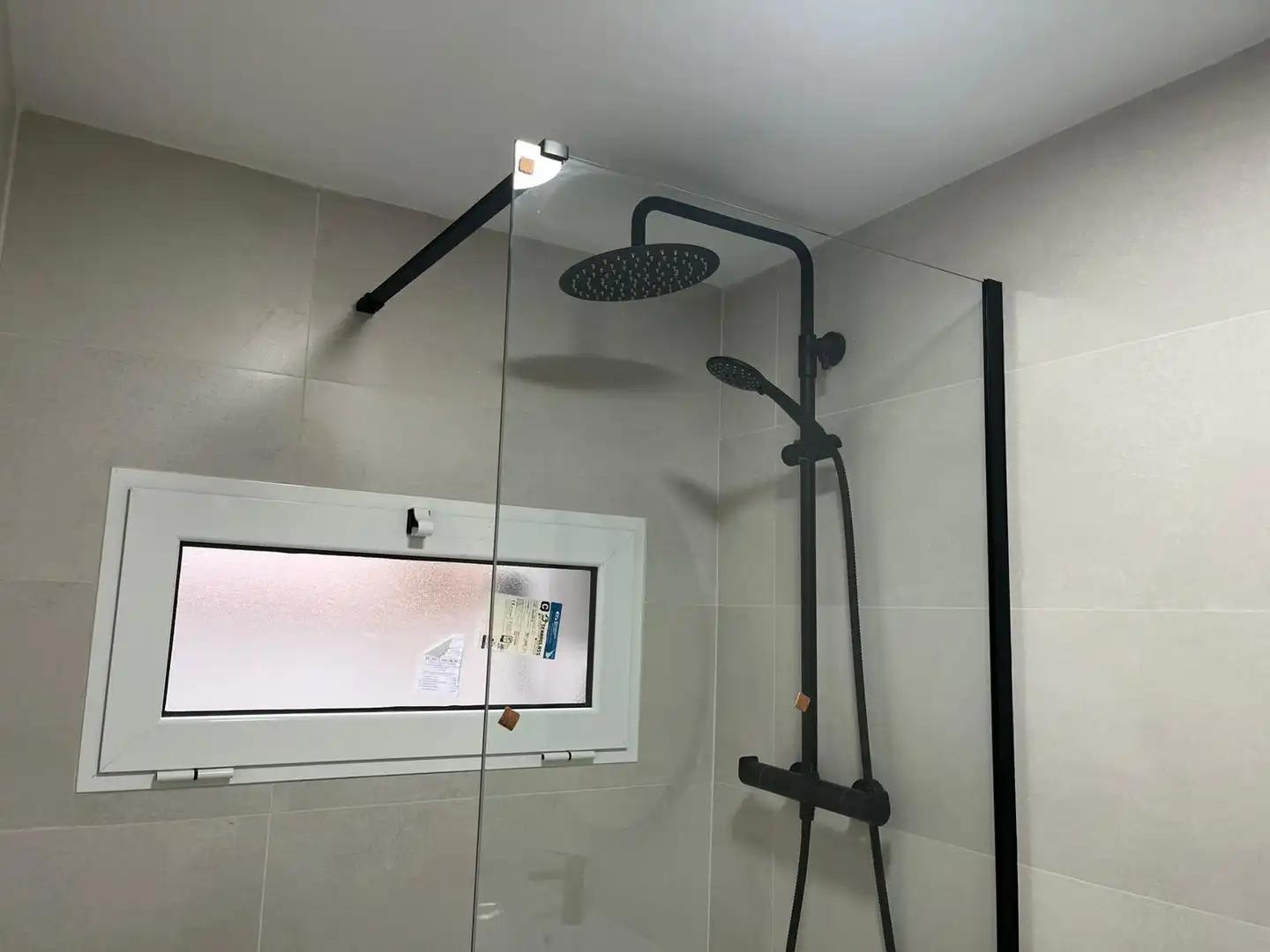 Bathroom of Flat for sale in Sabadell  with Air Conditioner and Heating
