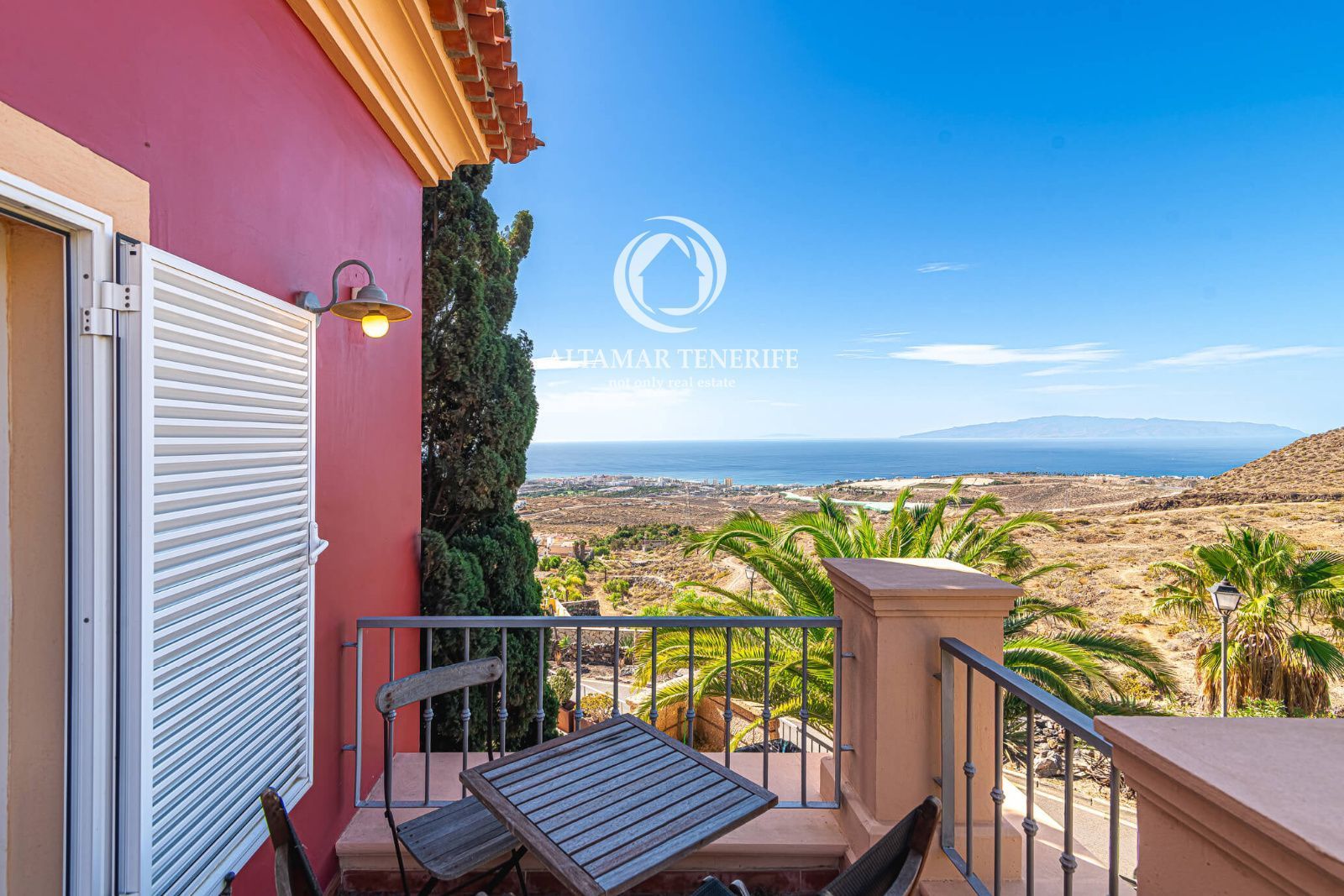 Vista exterior de Casa o xalet en venda en Arona amb Terrassa, Traster i Moblat