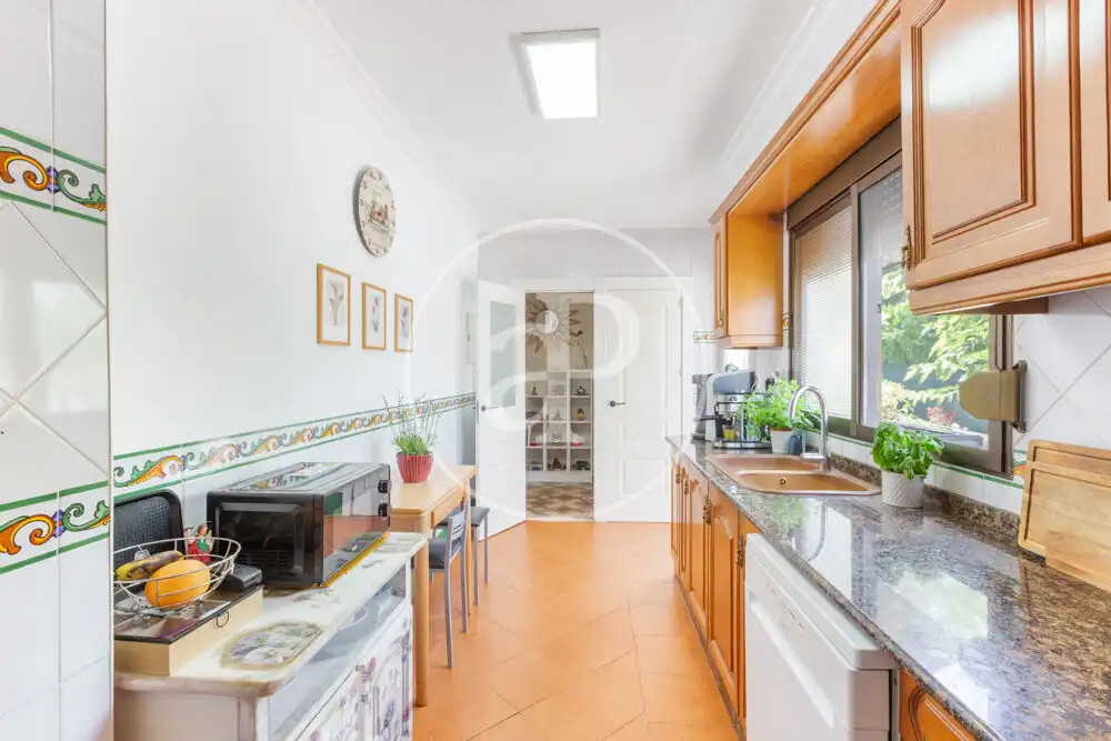 Cocina de Casa o chalet en venta en Chiva con Aire acondicionado, Calefacción y Jardín privado