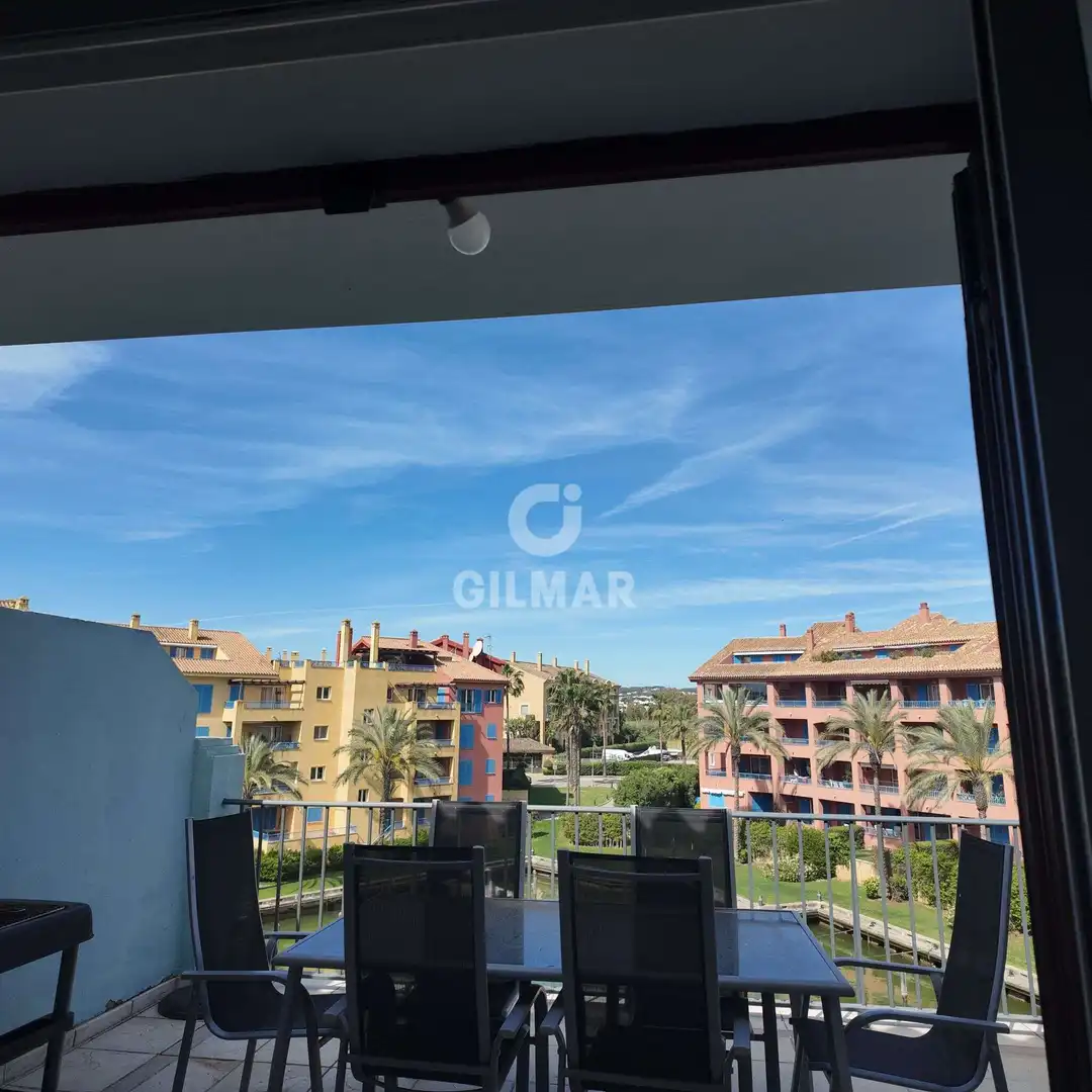 Vista exterior de Dúplex en venta en Sotogrande con Calefacción, Trastero y Piscina