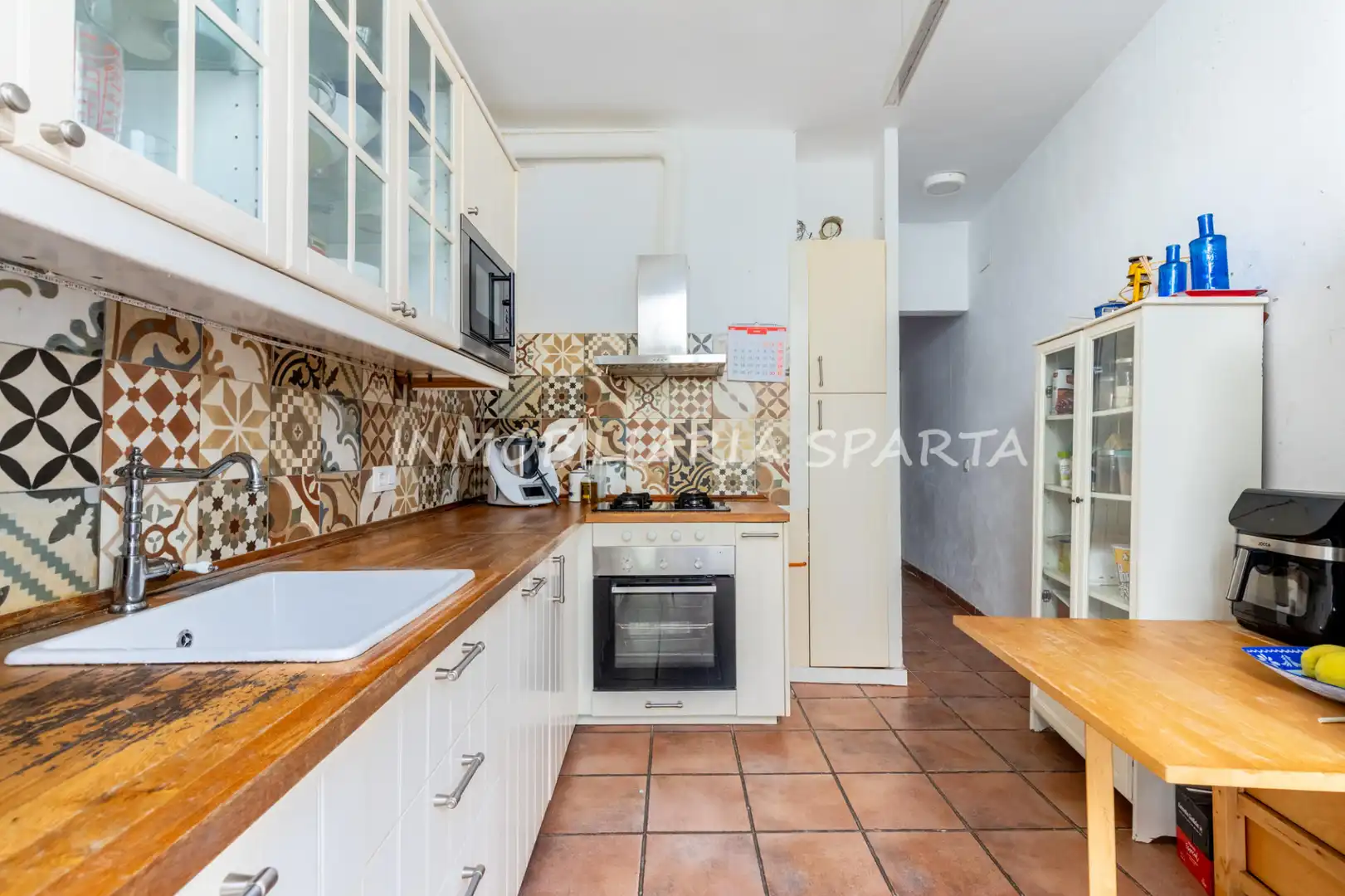 Cocina de Casa adosada en venta en Gelves con Terraza, Horno y Lavadora