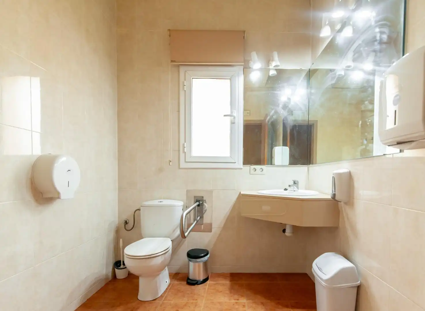 Badezimmer von Geschaftsraum zur Miete in Pacs del Penedès