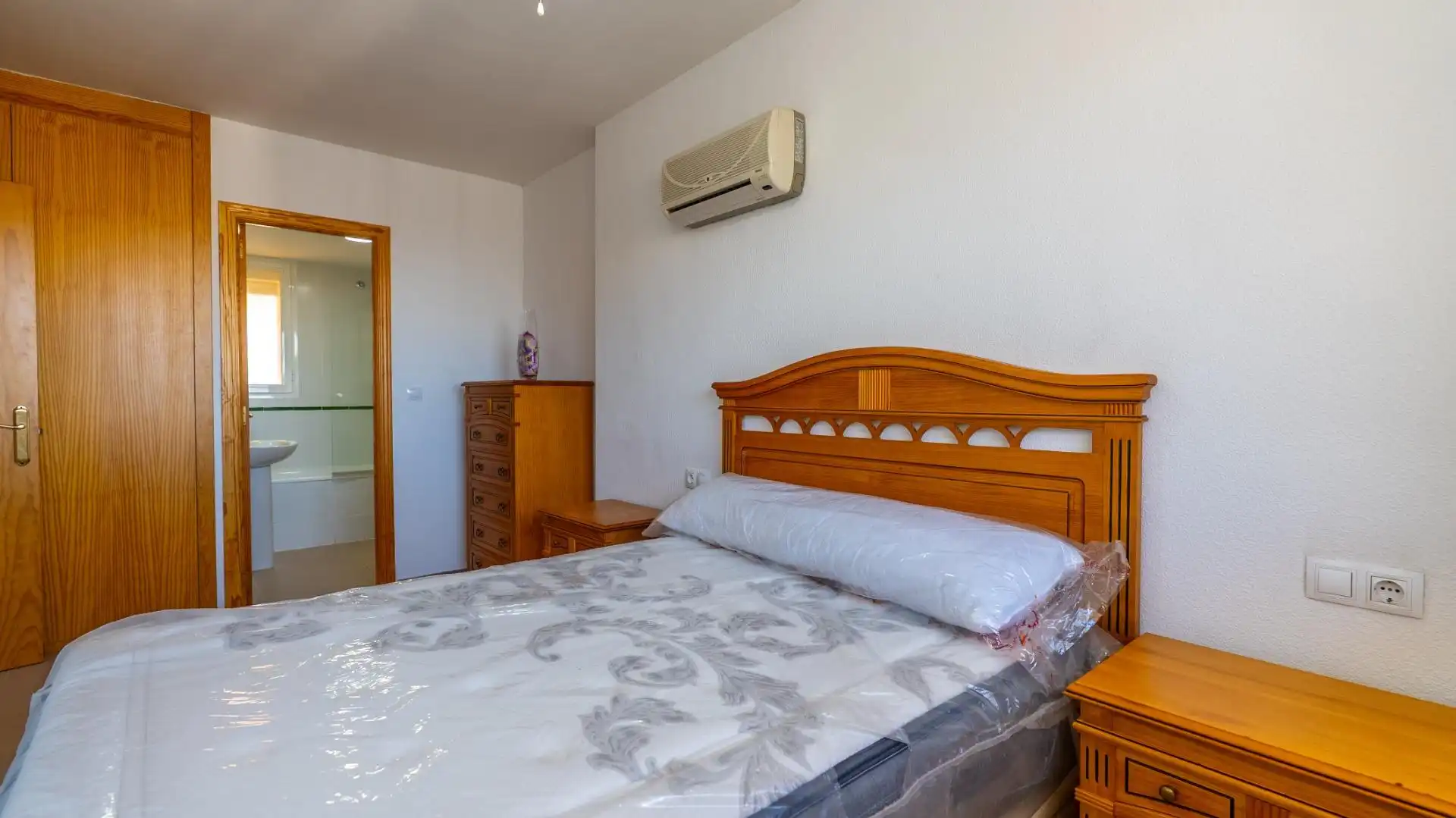 Bedroom of Attic for rent in Villajoyosa / La Vila Joiosa  with Air Conditioner, Heating and Private garden
