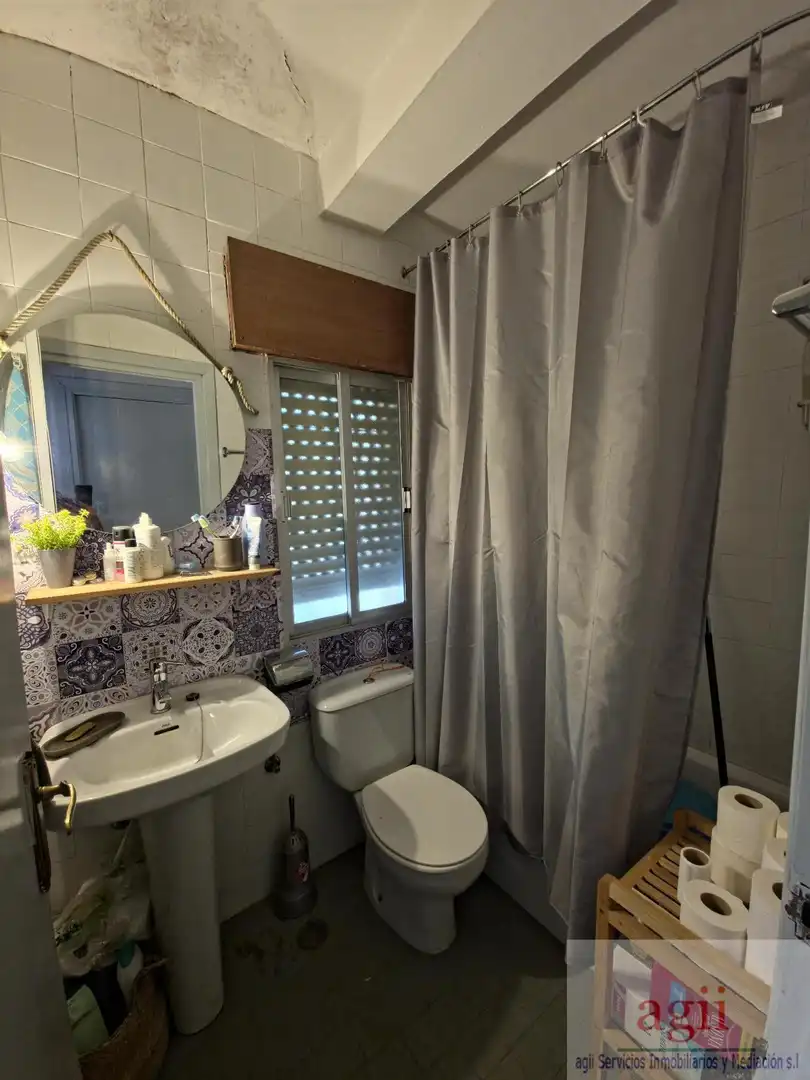 Bathroom of Houses for sale in Trillo  with Heating, Terrace and Community pool