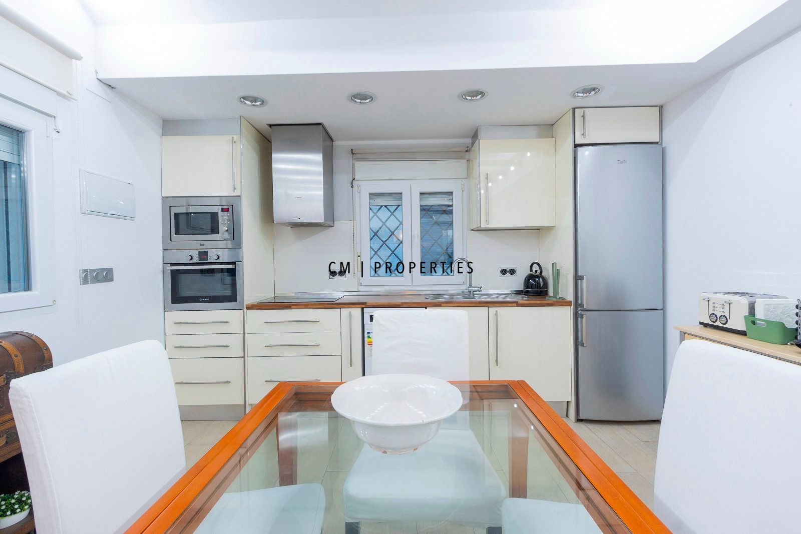 Cuina de Pis de lloguer en  Valencia Capital amb Calefacció, Moblat i Forn