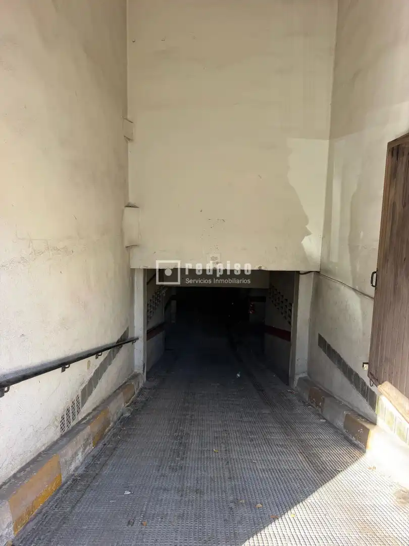 Garage zur Miete in Blasco Ibáñez, Ciutat Jardí