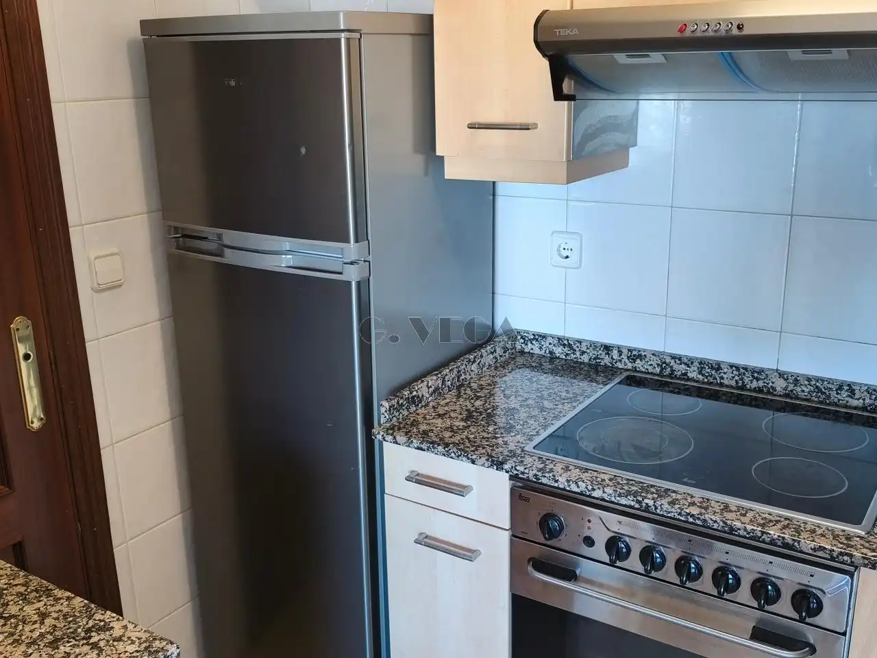 Kitchen of Apartments for rent in Vigo   with Heating and Parquet flooring