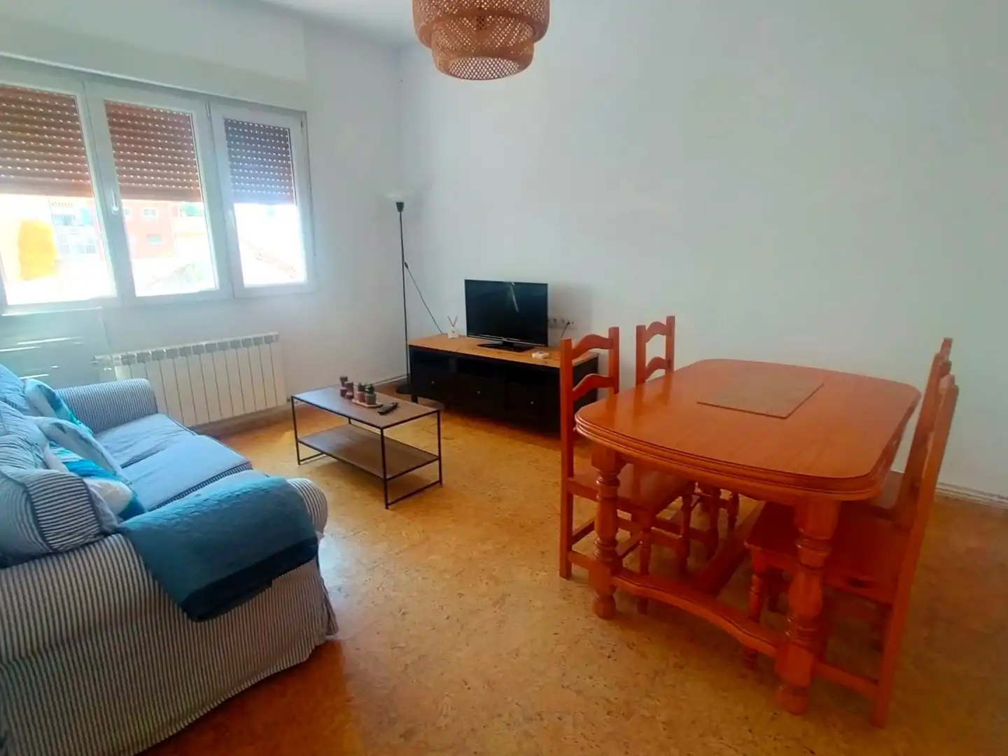 Sala d'estar de Apartament en venda en Haro amb Calefacció, Terrassa i Moblat