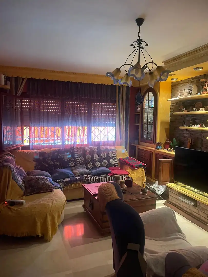Sala de estar de Casa adosada en venta en Algeciras con Aire acondicionado