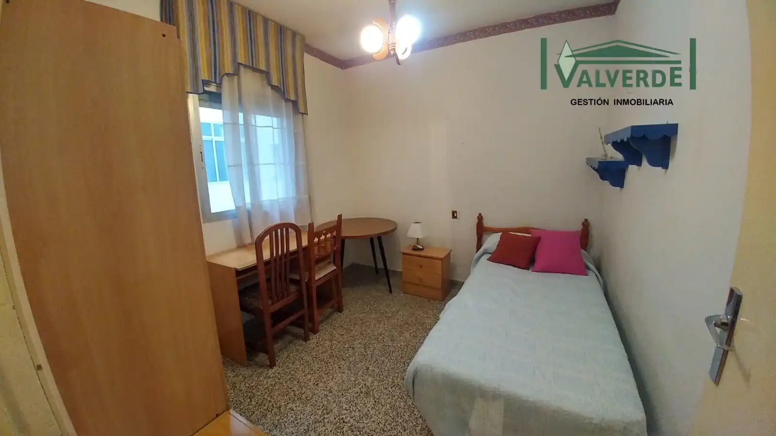 Schlafzimmer von Wohnung zur Miete in Granada mit Möbliert, Ofen und Waschmaschine