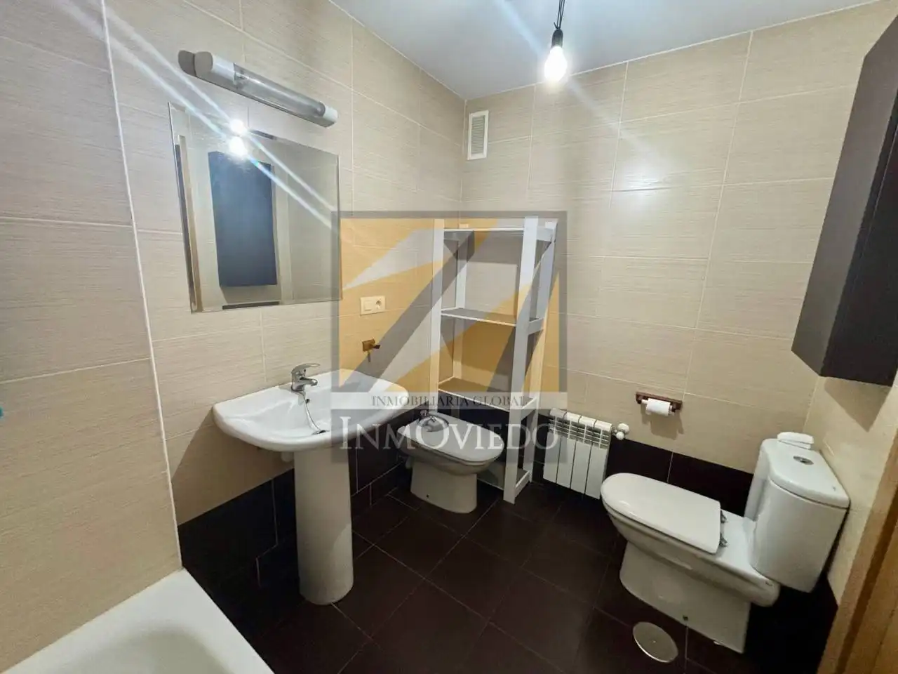Badezimmer von Wohnung zum Verkauf in Oviedo  mit Heizung und Abstellraum