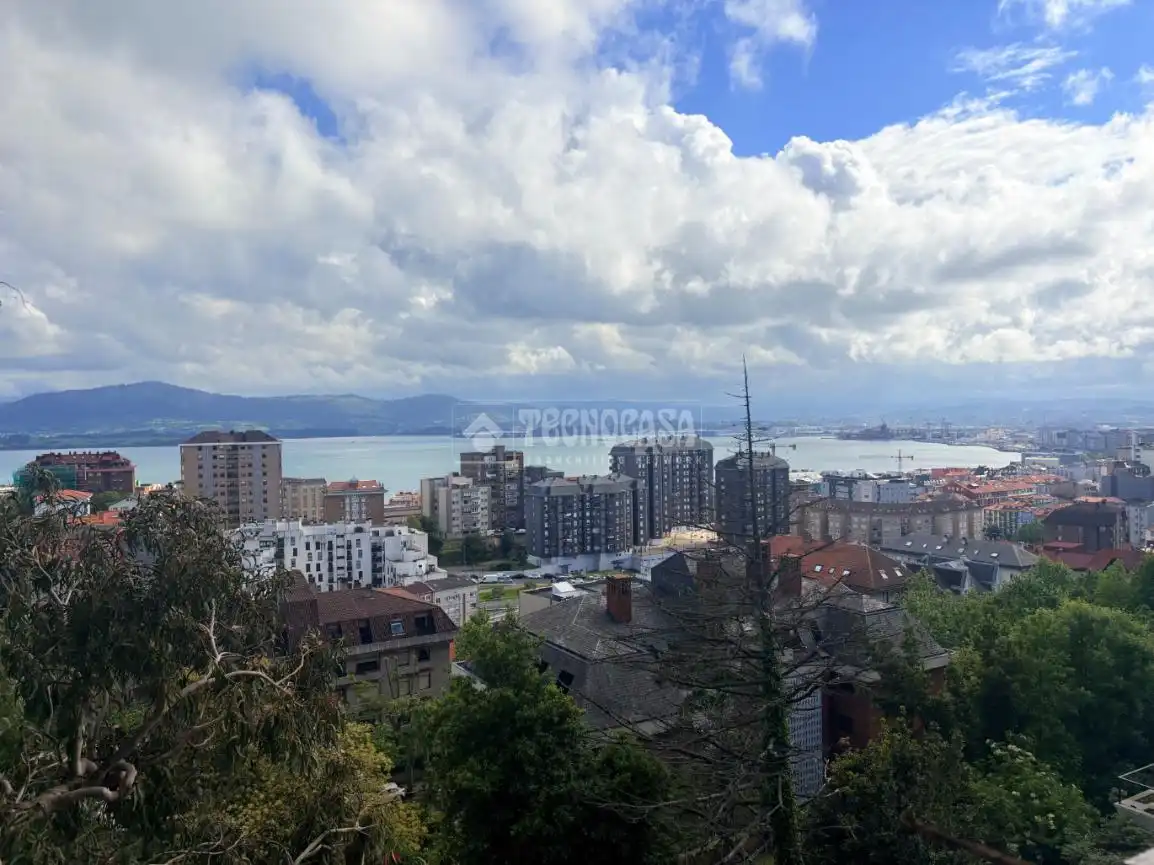 Vista exterior de Pis en venda en Santander amb Calefacció i Moblat