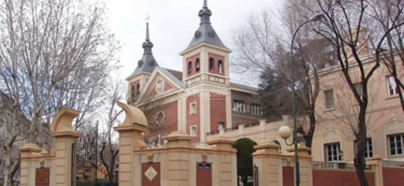 Exterior view of Flat for sale in Madrid  with Heating