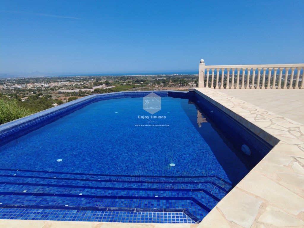 Swimming pool of House or chalet for sale in Dénia  with Air Conditioner, Heating and Private garden
