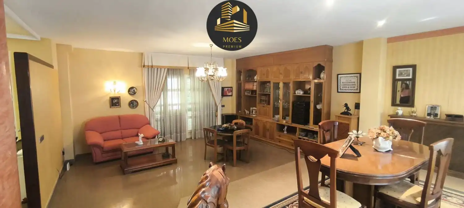 Wohnzimmer von Haus oder Chalet zum Verkauf in Úbeda mit Klimaanlage, Heizung und Terrasse