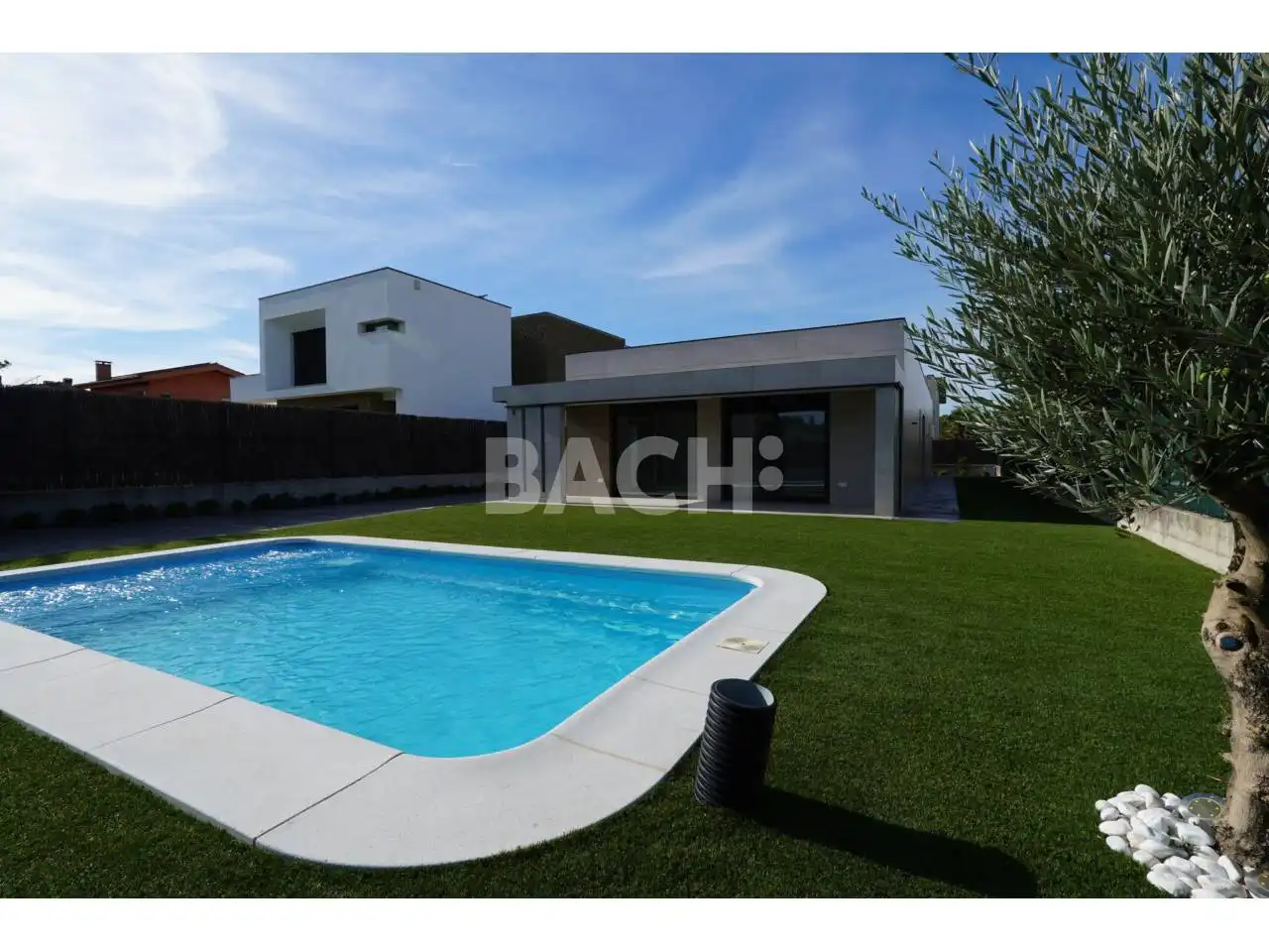 Casa con jardín en venta en Calle til·ler, imagen 3