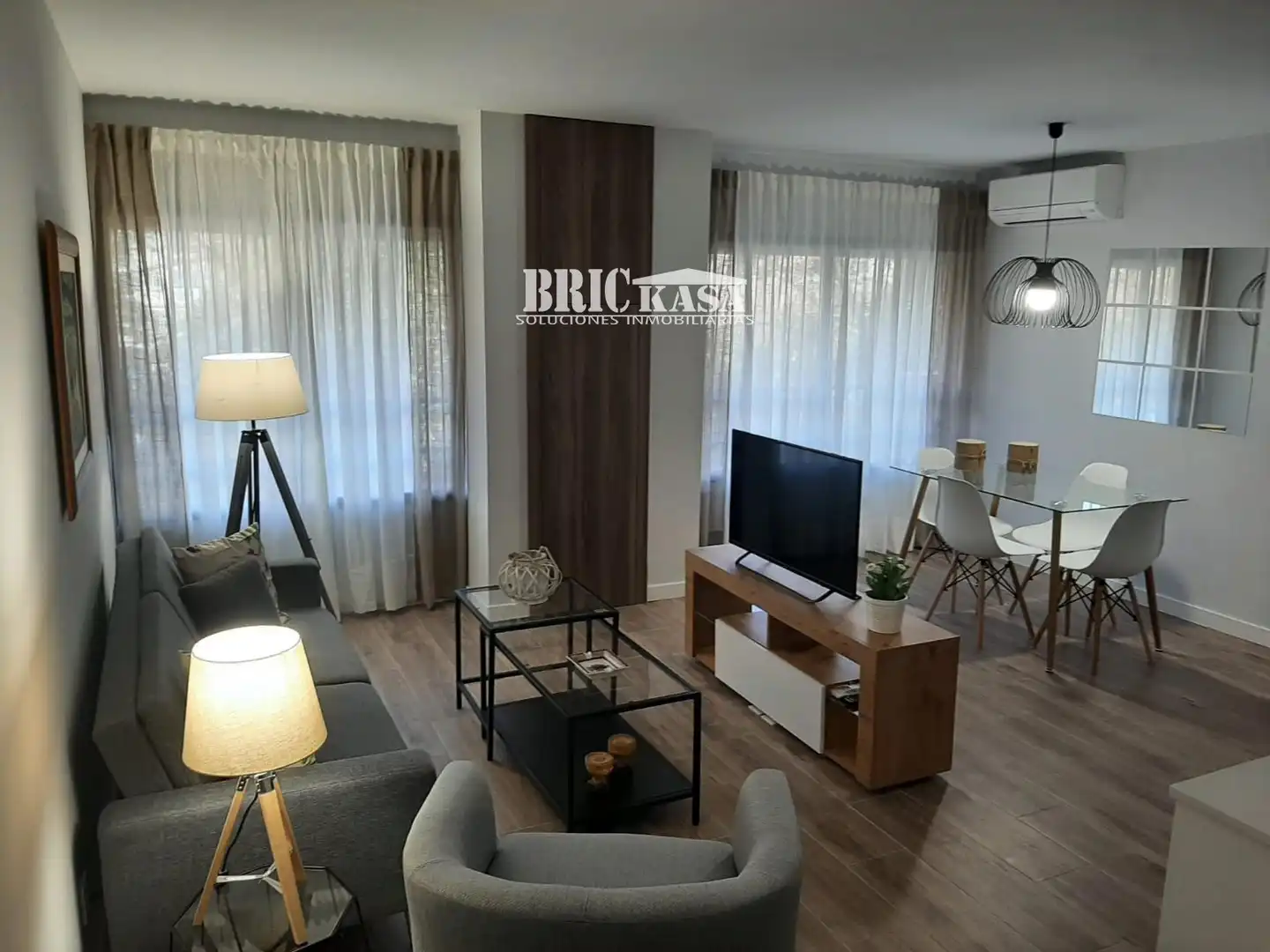 Wohnzimmer von Wohnung zur Miete in Cáceres mit Klimaanlage, Heizung und Schwimmbad