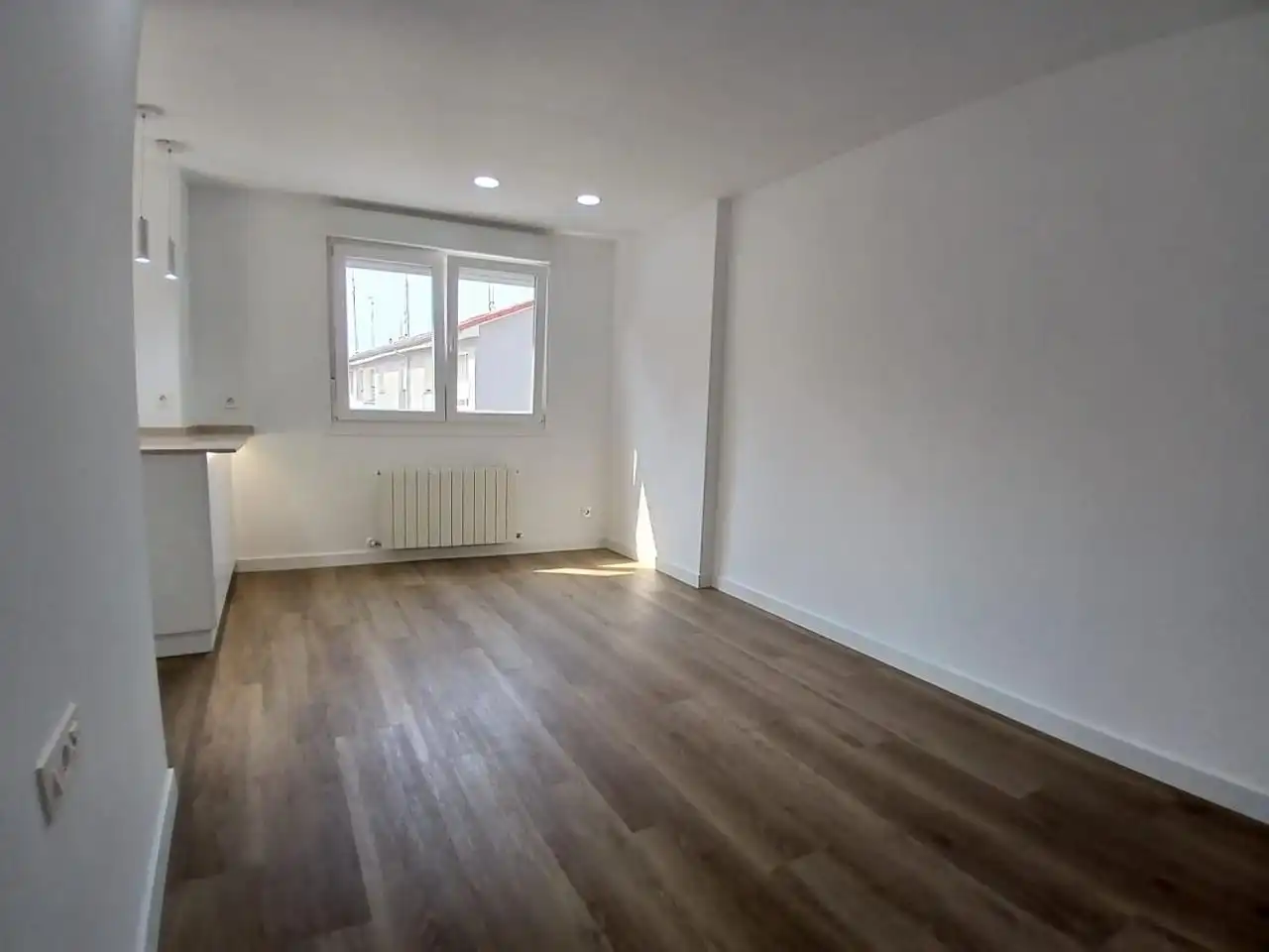 Living room of Flat for sale in Castro-Urdiales  with Heating, Parquet flooring and Balcony