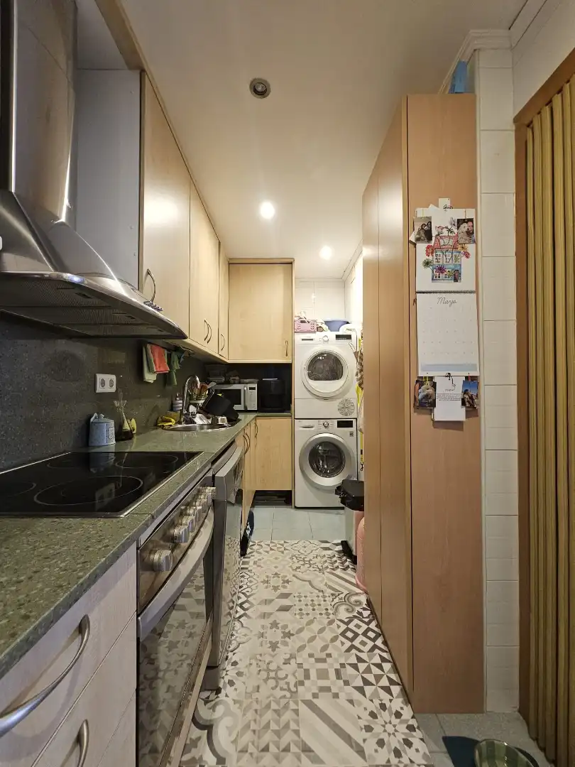 Cocina de Piso en venta en Barcelona con Parquet, Amueblado y Horno