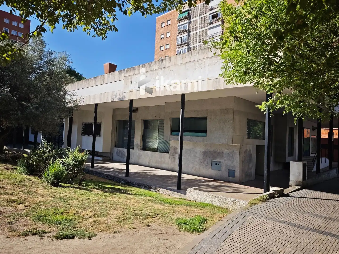 Außenansicht von Gebäude zum Verkauf in Alcorcón