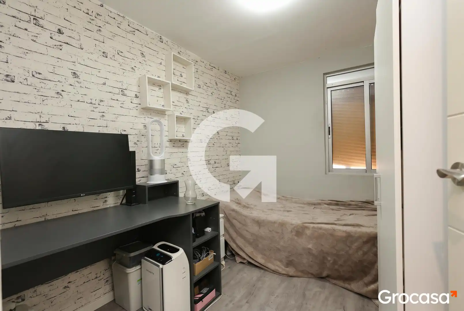 Bedroom of Flat for sale in Cornellà de Llobregat  with Air Conditioner