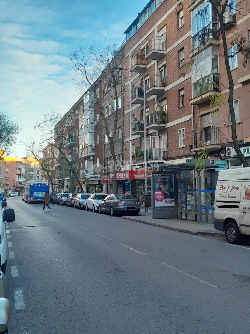 Vista exterior de Piso en venta en Madrid con Calefacción y Terraza