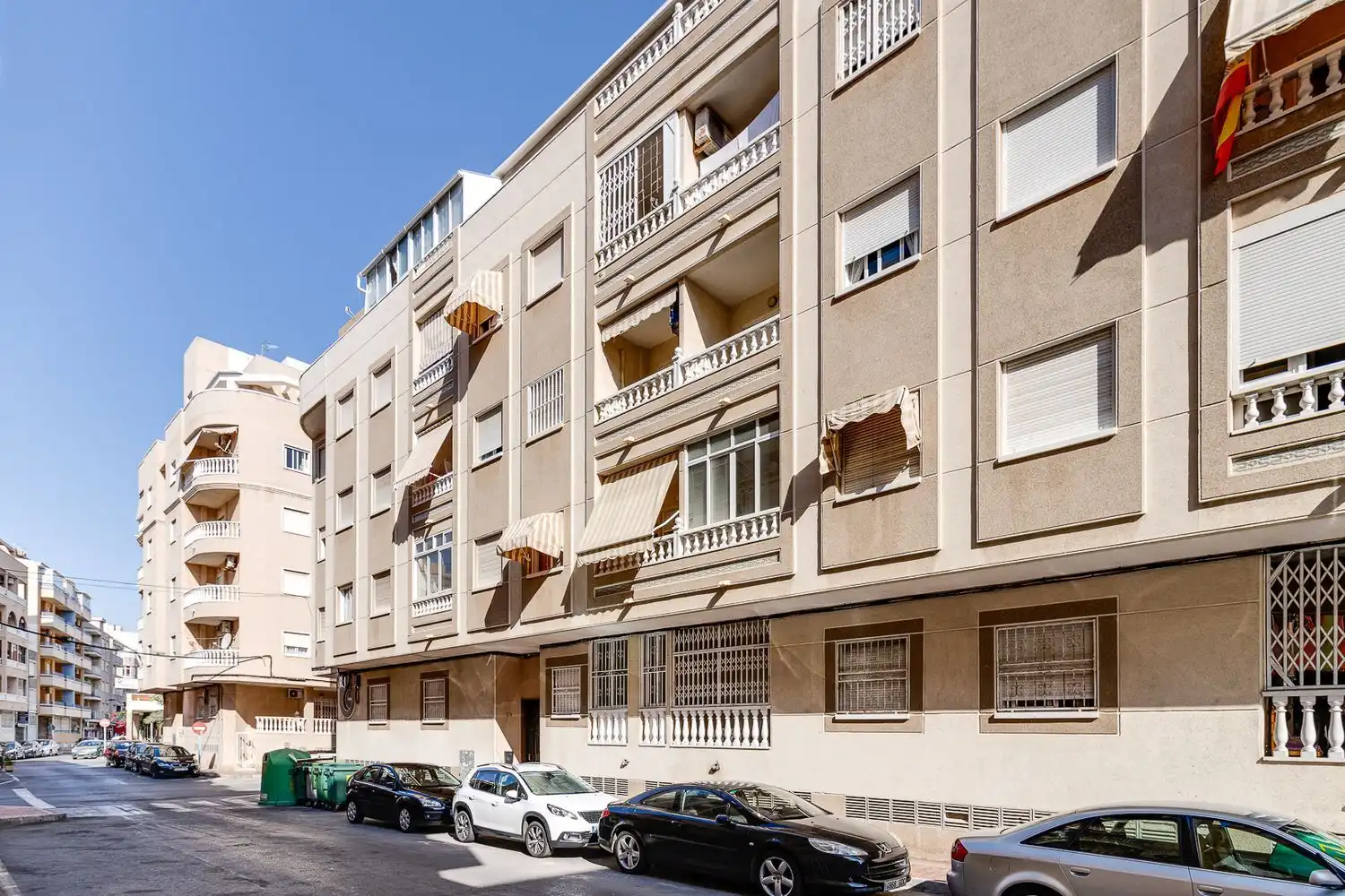 Vista exterior de Planta baixa en venda en Torrevieja amb Terrassa