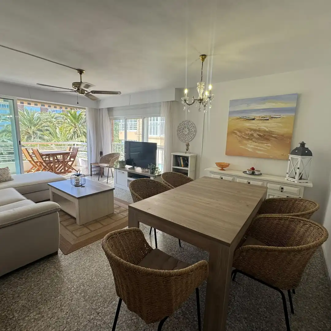 Comedor de Apartamento de alquiler en El Campello con Terraza, Amueblado y Horno