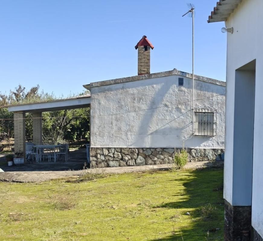 Exterior view of Houses for sale in Espartinas  with Heating