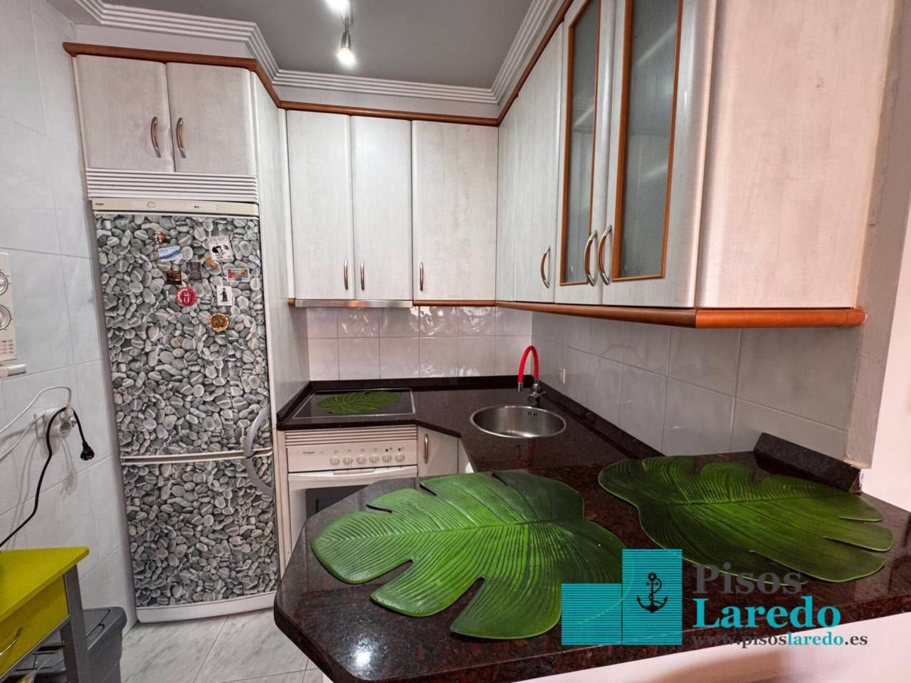 Cuina de Dúplex en venda en Laredo amb Calefacció i Parquet