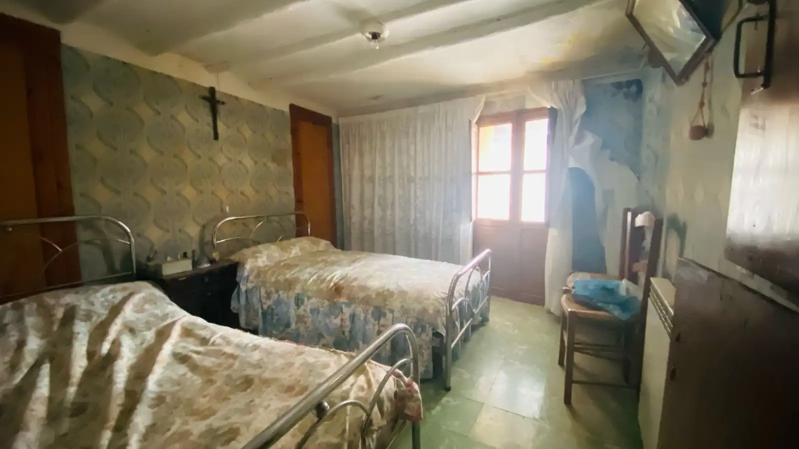 Schlafzimmer von Einfamilien-Reihenhaus zum Verkauf in Portell de Morella mit Abstellraum, Möbliert und Balkon
