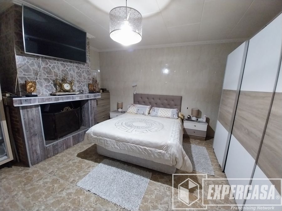 Sala d'estar de Finca rústica en venda en Torrent amb Aire condicionat, Terrassa i Traster