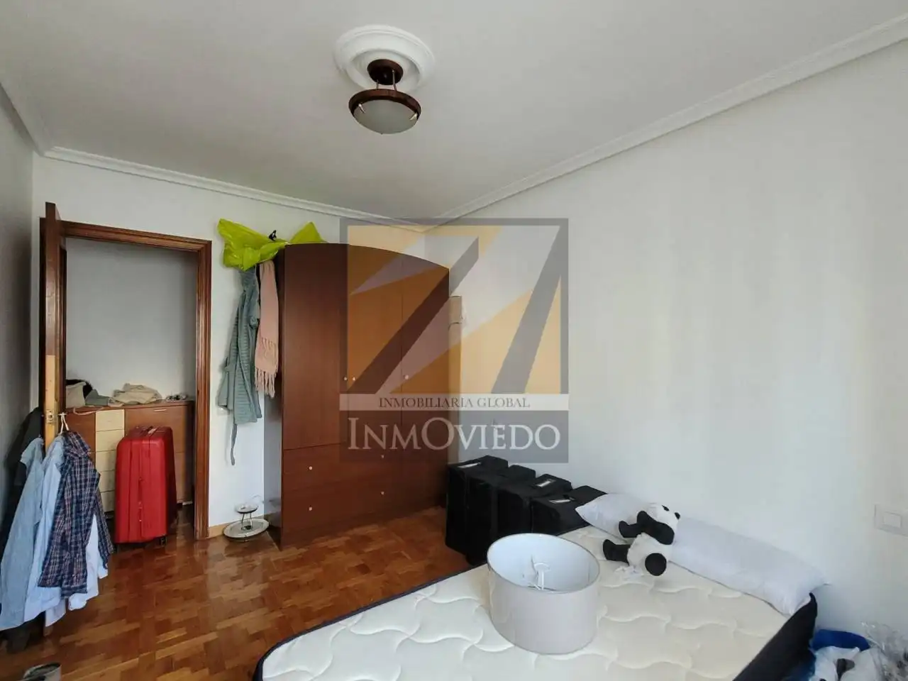 Schlafzimmer von Wohnung zur Miete in Oviedo  mit Heizung
