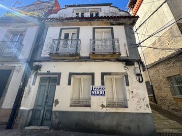 Casa en venda a Rúa Axesta 35
