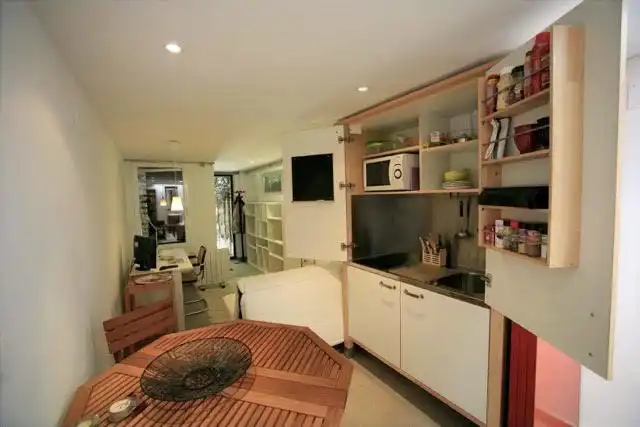 Cocina de Estudio de alquiler en Madrid con Calefacción, Jardín privado y Piscina