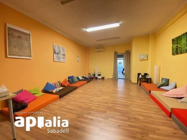 Premises for sale in Sabadell  with Air Conditioner