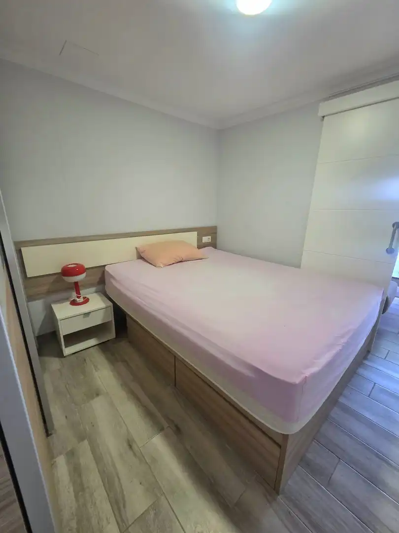 Habitación de Apartamento de alquiler en Adeje con Terraza y Amueblado