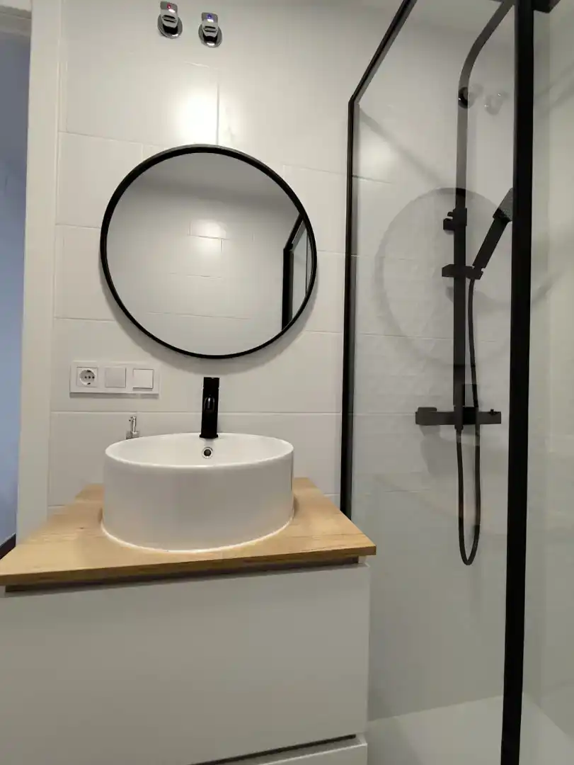 Badezimmer von Wohnung zur Miete in Ciudad Aljarafe