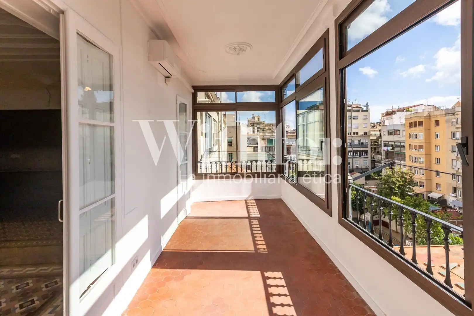 Appartamento con terrazza in affitto a Carrer de València, imagen 23