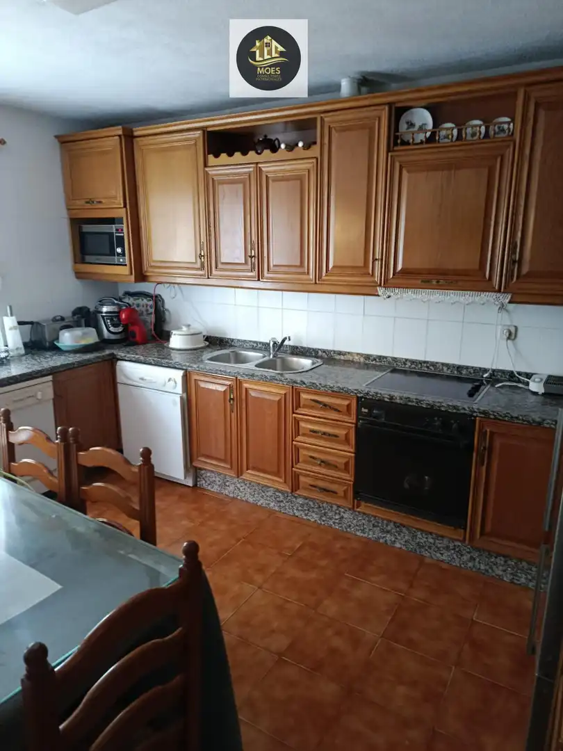 Cuina de Casa o xalet en venda en Jaén amb Aire condicionat, Calefacció i Terrassa