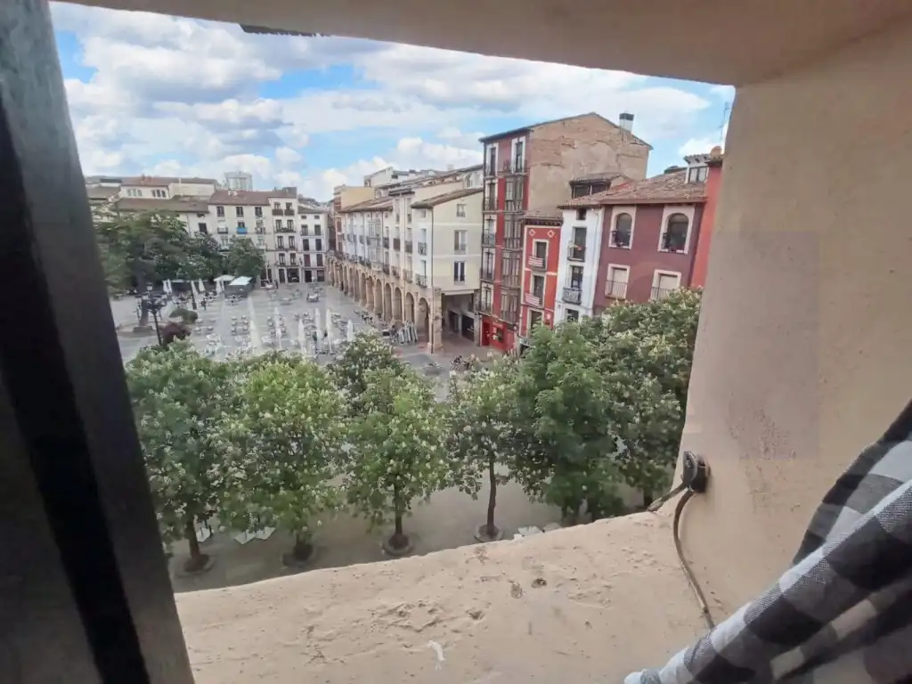 Appartement compact avec terrasse à vendre à Plaza del Mercado
