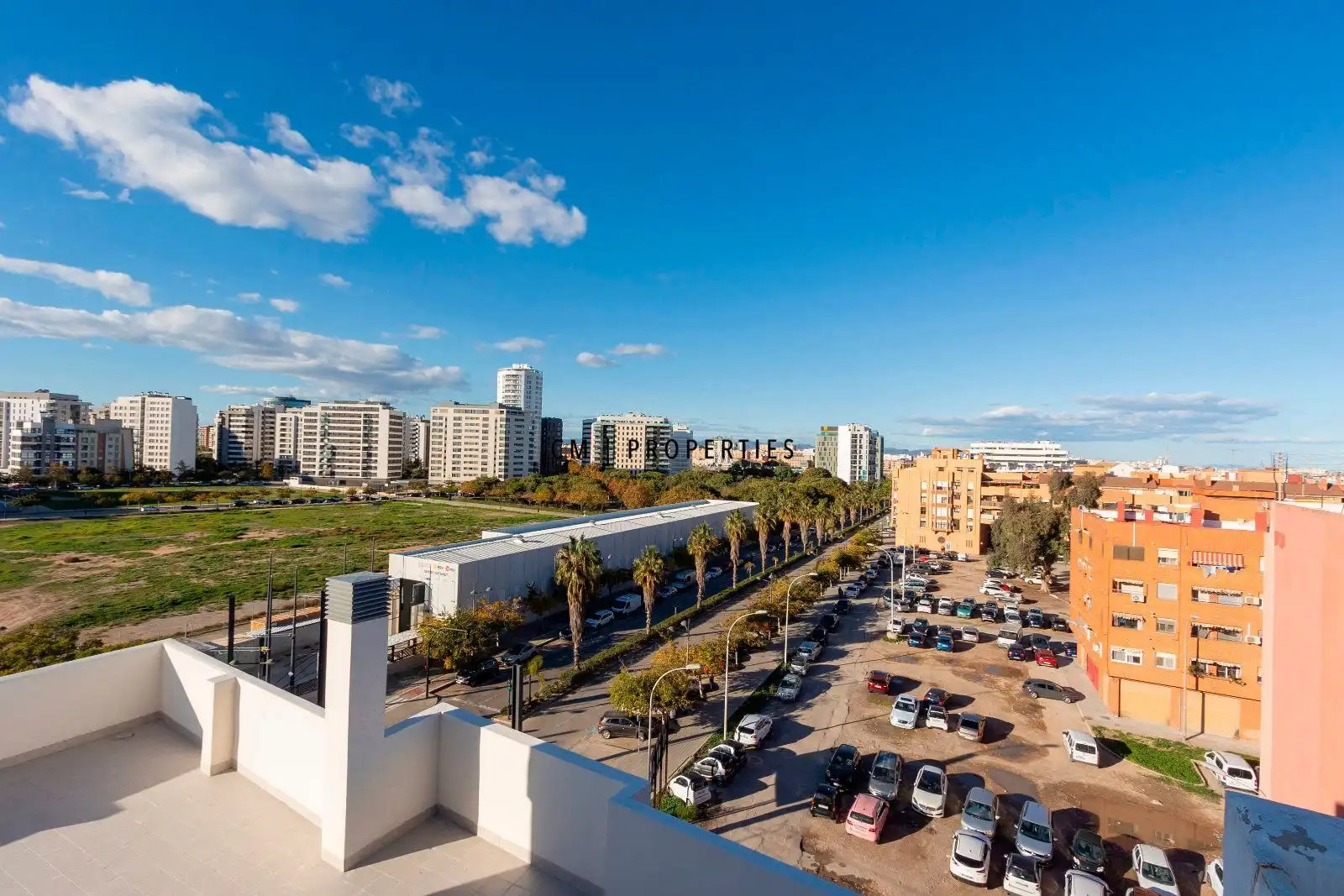 Vista exterior de Piso de alquiler en Valencia con Terraza, Trastero y Piscina